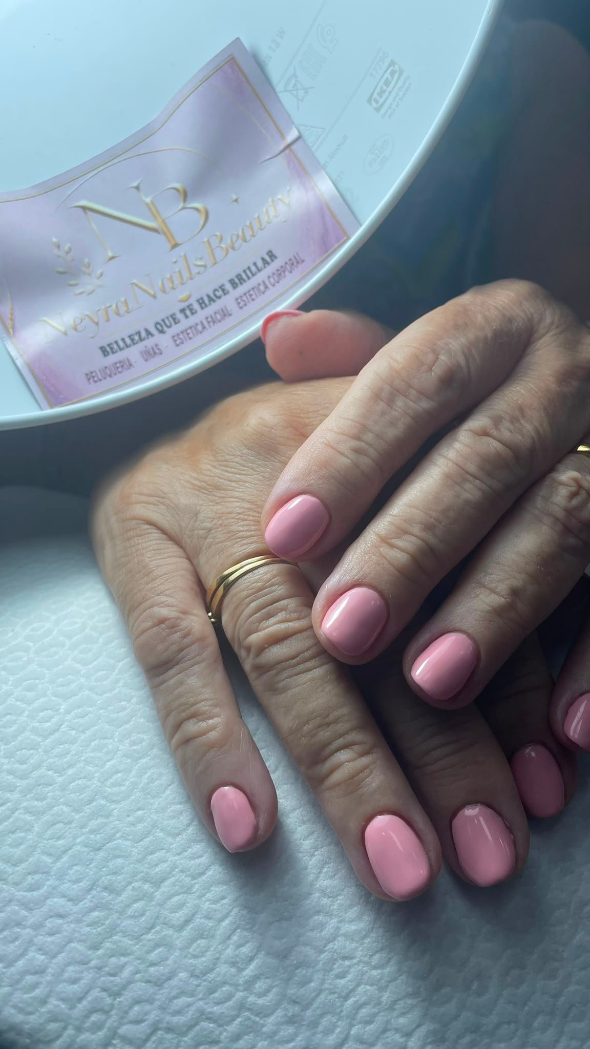 Pack Nails